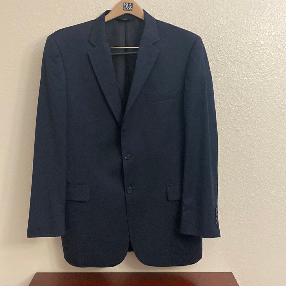 Jos.A.Banknavy Suitcoat!!